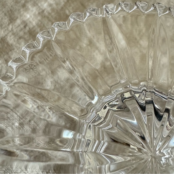 Galway Claddagh Ring Etched Hands crystal candle globe - Picture 10 of 13